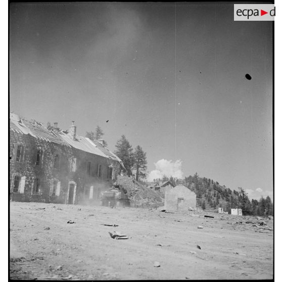 Le 1er régiment de fusiliers marins (RFM) au lieu-dit des Cabanes-Vieilles dans le massif de l'Authion.