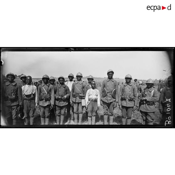 Chéry-Chartreuve (Aisne), camp d'instruction sénégalais, quelques types de soldats sénégalais. [légende d’origine]