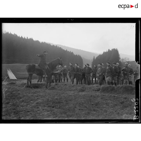 Vosges, manœuvre de chasseurs alpins. [légende d’origine]