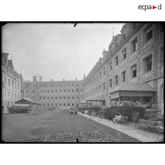 Neuilly, hôpital américain. [légende d’origine]