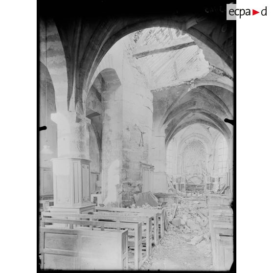 Barcy (Seine-et-Marne), l’église, le choeur. [légende d’origine]