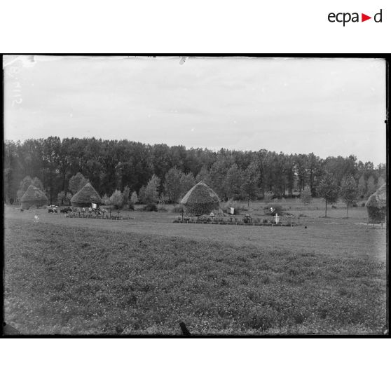 Soizy-aux-Bois (Marne), tombes françaises. [légende d’origine]