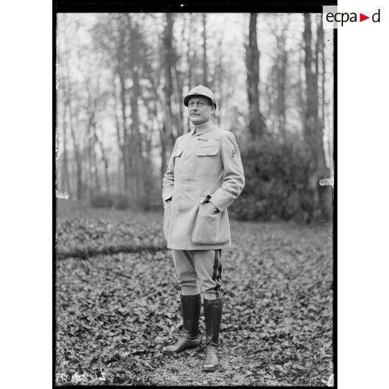 Verdun, le général Andlauer commandant la 63e division qui a pris le fort de Vaux. [légende d’origine]