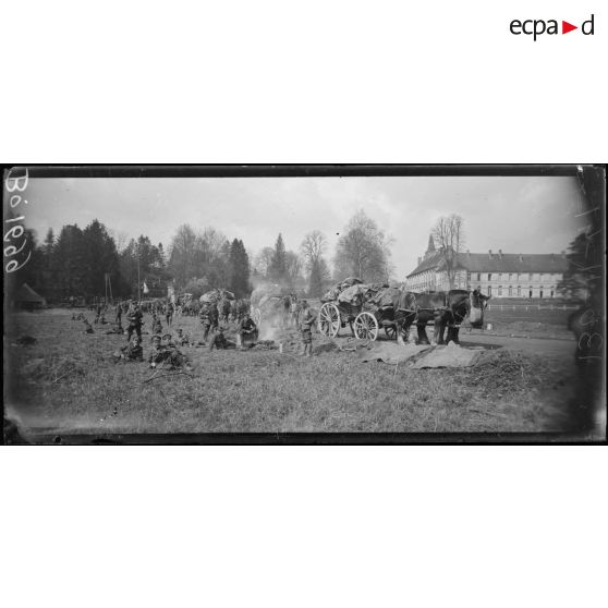 Longpont (Aisne), convoi anglais pendant une halte. [légende d’origine]