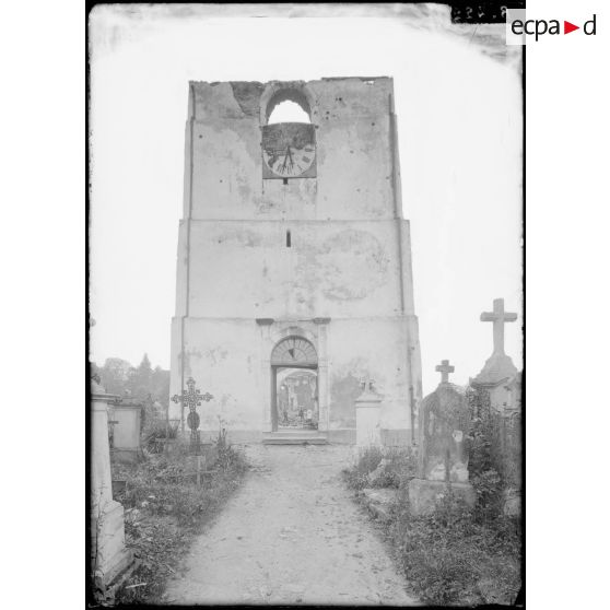 Eglise de Mandray (Vosges) détruite. [légende d'origine]