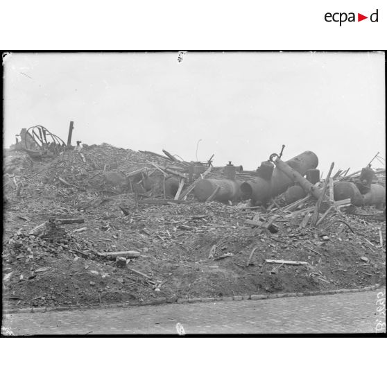 Lens (Pas-de-Calais). Ruines de la fosse n°4. [légende d'origine]