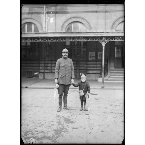 Reims, Marne, le petit Robert Canonne, 5 ans. [légende d'origine]