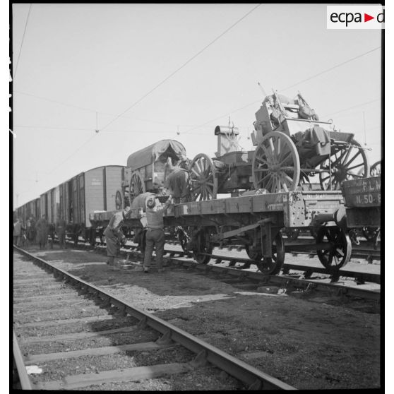 Plan général d'un wagon ouvert qui transporte des cuisines roulantes.