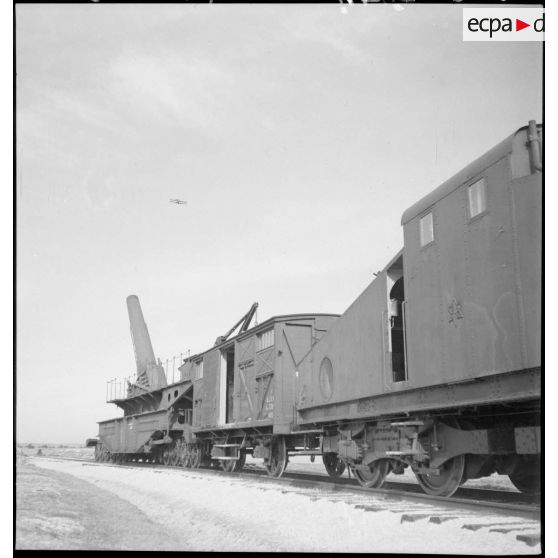 Plan général de l'obusier de 400 mm de l'ALVF et des wagons de munitions.