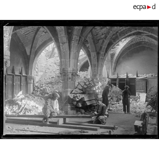 Reims, cathédrale. Etat de la crypte du palais. [légende d'origine]