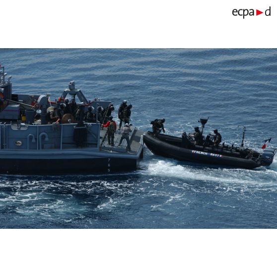 Commandos marine à bord de leur embarcation lors de l'exercice Panamax.