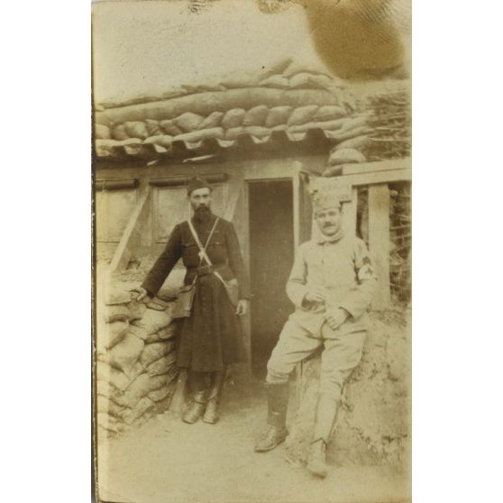 Août et septembre 1917. Secteur devant Saint Quentin. L'abbé Sainte Marie et Derée, chanteur. P.C. d'Holnon. [légende d'origine]