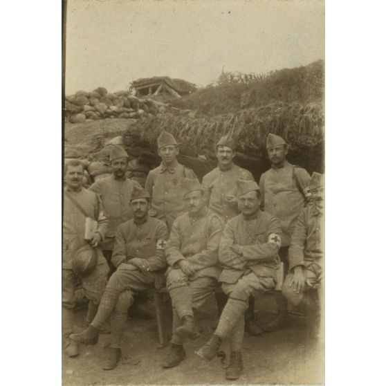 Brancardiers. P.C. de la route d'Holnon devant Saint Quentin. Août, septembre et octobre 1917. [légende d'origine]