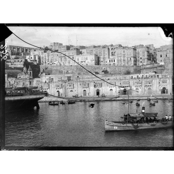 Ile de Malte. La Valette. Le port. [légende d'origine]