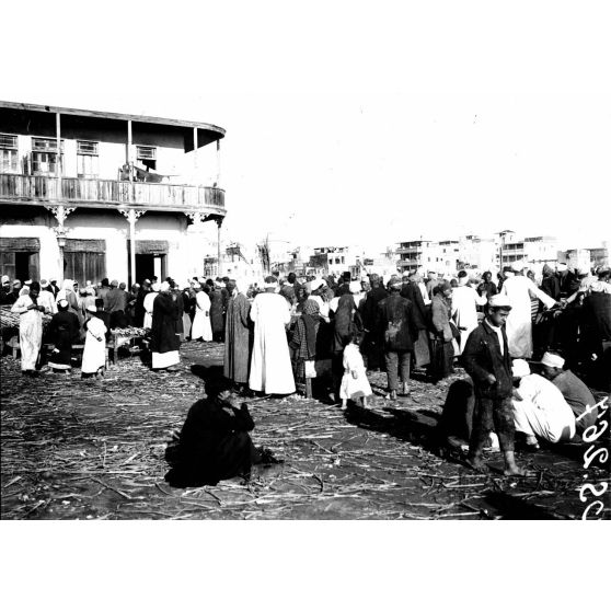 Port-Saïd. Le marché arabe. [légende d'origine]