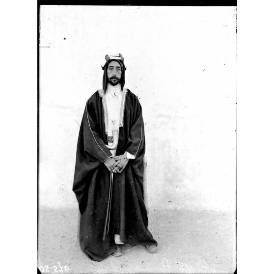 Gouéra (Arabie). L'émir Faïçal, fils du grand chérif de la Mecque, roi du Hedjaz. [légende d'origine]