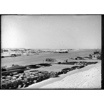 Canal de Suez. Le débouché du canal dans le lac de Timsah. [légende d'origine]