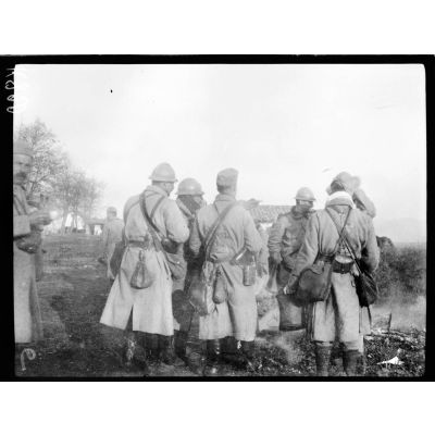 Miroski. 4 décembre 1915, 8h du matin. Le 45e d'infanterie débarque après avoir exécuté un mouvement de repli dans la nuit. [légende d'origine]