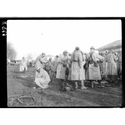 Miroski. 4 décembre 1915, 8h du matin. Le 45e d'infanterie débarque après avoir exécuté son repli dans la nuit. [légende d'origine]