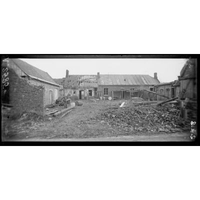 Guny, Somme, maison reconstruite. [Légende d'origine]