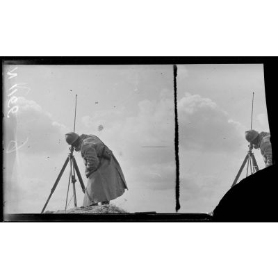 Près Mourmelon-le-Petit (Marne). A.L.G.P. Télégraphie optique avec une saucisse pour le réglage du tir (avril 1917). [légende d'origine]