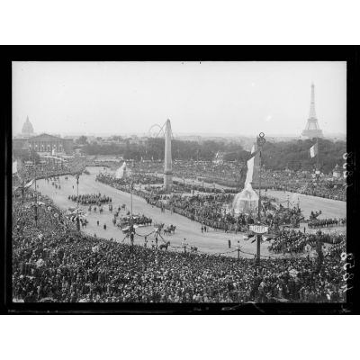 Paris. 14 juillet 1919. Panorama fait du ministère de la Marine. [légende d'origine]