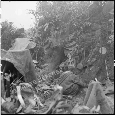 Campement du 2e Tabor établi dans les montagnes au cours d'une opération au nord de Laï Chau.