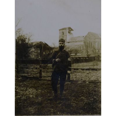 [Portrait d'un personnel médical affecté au 138e régiment d'infanterie à Saint-Hilaire-le-Grand].