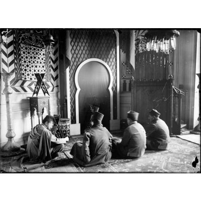 Foyer musulman. Paris rue Lepelletier. La mosquée. 14-1-16. [légende d'origine]