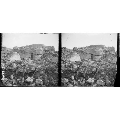 Vacherauville (Meuse). Le fort après le bombardement du 6 février 1917 par obus de 420. [légende d'origine]