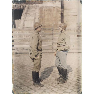 [Deux soldats russes à Reims]. [légende d'origine]