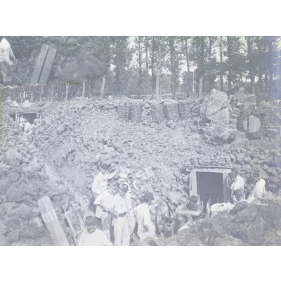 Exercices de mines à Vendeuil (Août 1910). [légende d'origine]