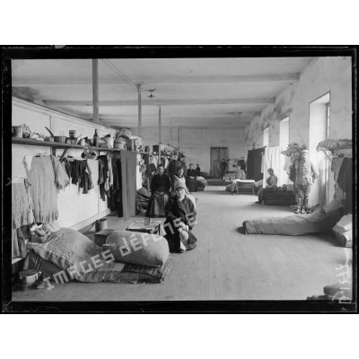 Angers, Maine-et-Loire, dépôt de Mongazon, austro-allemands femmes seules. Régime ordinaire. [légende d'origine]