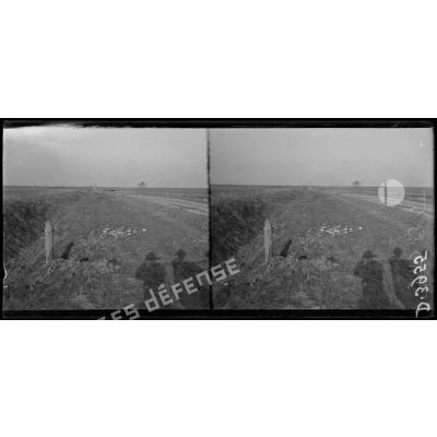 Région de st Quentin (Aisne). Le bombardement des positions de batterie française sur l'épine de Dallon. [légende d'origine]