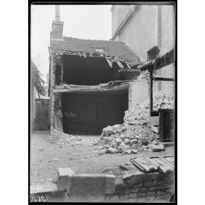 Reims, Marne, 12 rue de Lavyse, bombardement du 27 janvier 1916. [légende d'origine]