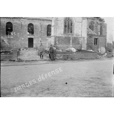 Archives photographiques de Jules-Louis Breton (1872-1940). Boîte de plaques de verre "Général Delamotte, Dury, 23 avril 1915. Bouchoir (ruines) (Gervain-Lehérissé), 22 avril 1915".