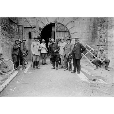 [Verdun, entrée de la citadelle, septembre 1916.]