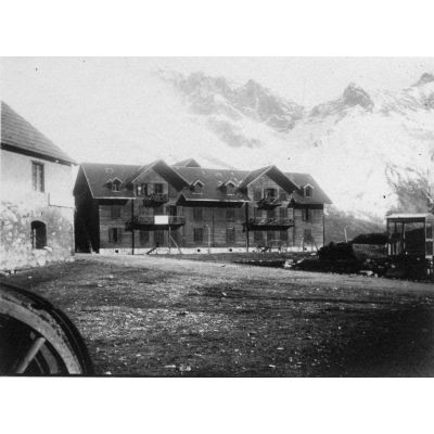 Chalet hotel du Lautaret octobre 1918. [légende d'origine]