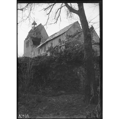 Saint-Thierry, Aisne, ruines de l'église. [légende d'origine]