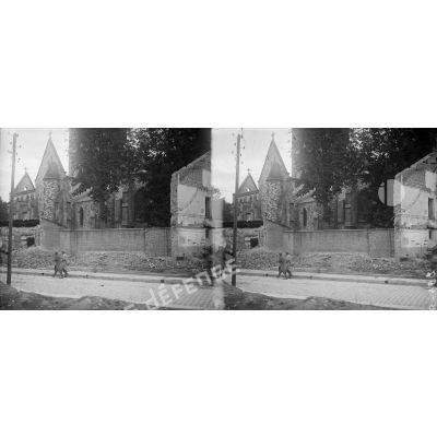 L’église de Suippes après les combats de septembre 1914. [légende d’origine]