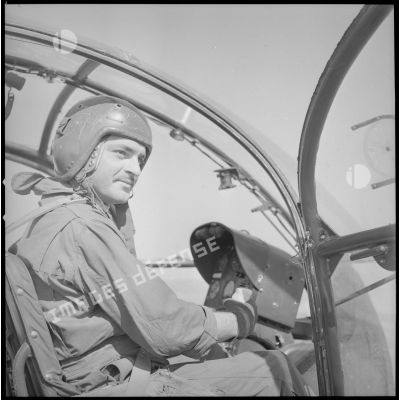 [Portrait d'un pilote d'hélicoptère Alouette.]