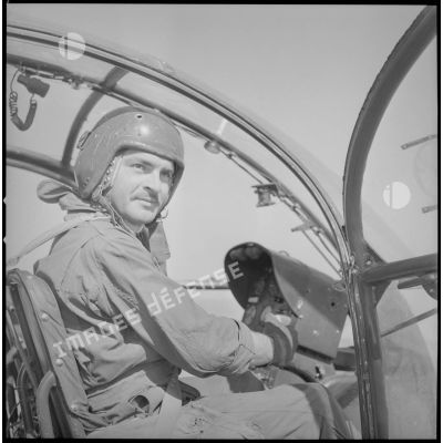 [Portrait d'un pilote d'hélicoptère Alouette.]