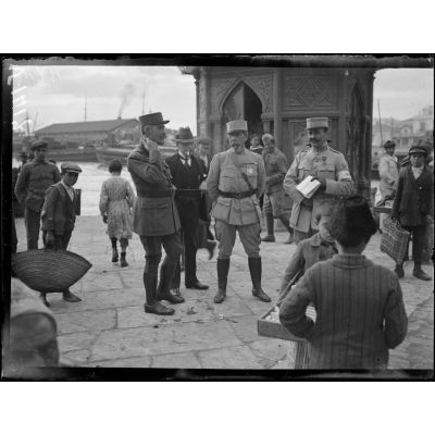 Salonique. Arrivée du général Roques, ministre de la guerre. [légende d'origine]
