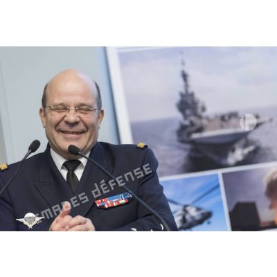 L'amiral Christophe Prazuck, CEMM (chef d'état-major de la Marine), présente ses voeux lors d'un discours sur le thème de la coopération internationale adressé aux attachés navals, lors de la journée d'information Marine à l'Ecole Militaire.