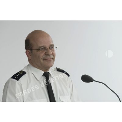 L'amiral Christophe Prazuck, CEMM (chef d'état-major de la Marine), s'adresse au CSFM (conseil supérieur de la fonction militaire) à l'Ecole Militaire.