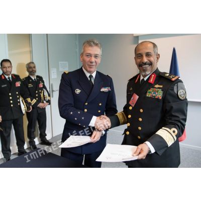 Le vice-amiral d'escadre Denis Béraud, major général de la Marine, dans le cadre de sa visite en délégation au Ministère des Armées.