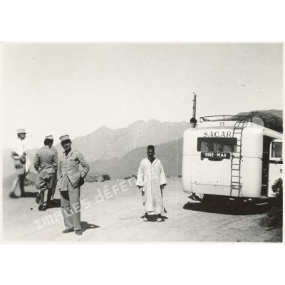 6 juin 1936. Kasbah Tagoundaf-Tiznit. Voyage de fin de stage du cours des affaires indigènes (5-13 juin 1936). [...] [légende d'origine]