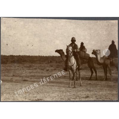 Départ du cap[itaine] Beugnot à Tindeïla, février 1914. [légende d'origine]