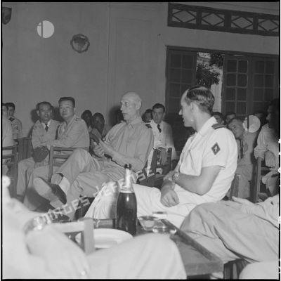 Le général Stehle lors d'une réunion des AET (Anciens enfants de troupe) à la maison des combattants.