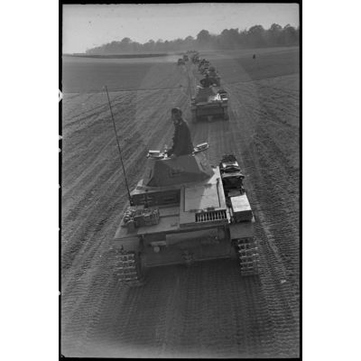 Durant la bataille de Gembloux (Belgique), convoi de chars Panzer I et II de la 4e division blindée allemande (4.Panzer-Division).